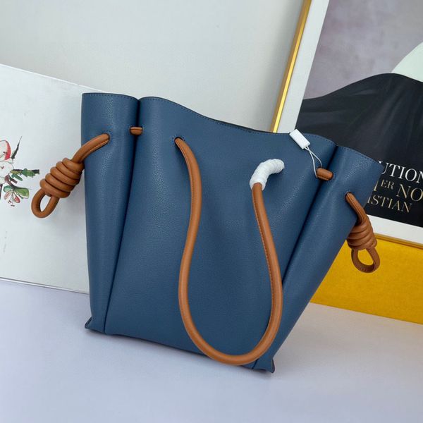 10a tote bags women handbag brown flower shopping bag shoulder crossbody purse fashion genuine leather large capacity classic letter clutch
10a tote bags women handbag brown flower shopping bag shoulder crossbody purse fashion genuine leather large capacity classic letter clutch