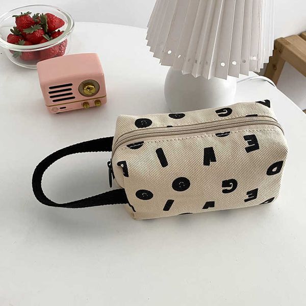 yeyu/niche design letter printed bag for women's personalized versatile bag handheld bag large capacity pen bag storage bag
yeyu/niche design letter printed bag for women's personalized versatile bag handheld bag large capacity pen bag storage bag