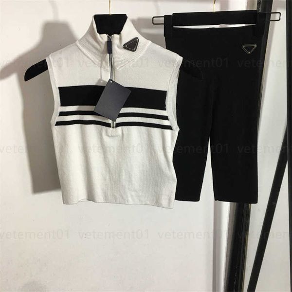 classic white short tracksuit designer clothes women monogrammed triangle label half zip stand up neck tank stretchy skinny five points bott
classic white short tracksuit designer clothes women monogrammed triangle label half zip stand up neck tank stretchy skinny five points bott