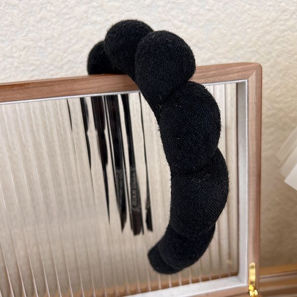 woman charm fashion accessories designer headwear luxury hair accessories gifts women nj0
woman charm fashion accessories designer headwear luxury hair accessories gifts women nj0