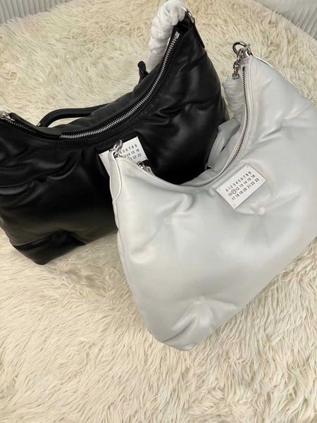 margiela 2023 new sheepskin underarm bag magira same cloud bag advanced fashion trend portable shoulder bag
margiela 2023 new sheepskin underarm bag magira same cloud bag advanced fashion trend portable shoulder bag