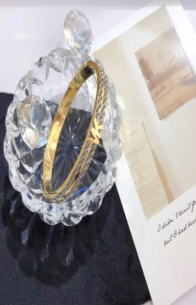 new style bracelets women bangle luxury designer letter jewelry crystal 18k gold plated 925 silver plated stainless steel wedding 1201250, Black
new style bracelets women bangle luxury designer letter jewelry crystal 18k gold plated 925 silver plated stainless steel wedding 1201250, Black