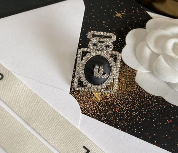 with box 2022 luxury brooches designer chletter brooch pins fashion quality jewelry women men silver broochs5826447, Gray
with box 2022 luxury brooches designer chletter brooch pins fashion quality jewelry women men silver broochs5826447, Gray