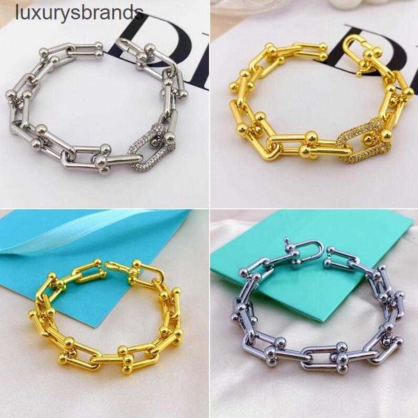 luxury designer bracelet horseshoe charm bracelets for women man fine jewelry u-shaped bracelet with diamond, Golden;silver
luxury designer bracelet horseshoe charm bracelets for women man fine jewelry u-shaped bracelet with diamond, Golden;silver