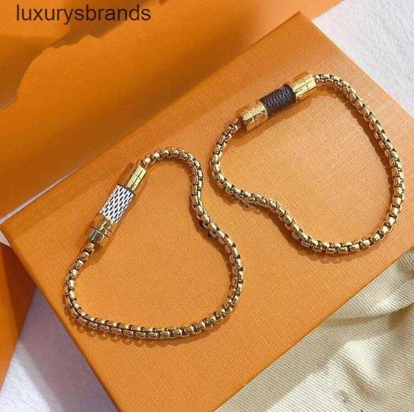 designers luxury women bracelet temperament bracelets classic old flowers fashion simplicity men womens memorial day gift, Golden;silver
designers luxury women bracelet temperament bracelets classic old flowers fashion simplicity men womens memorial day gift, Golden;silver