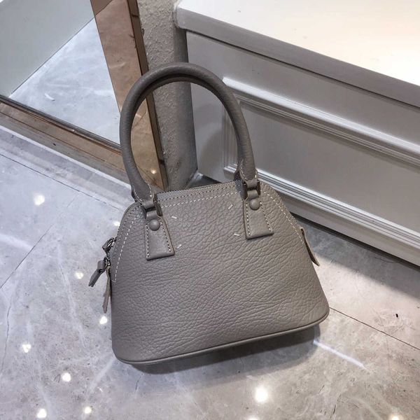 margiela women's bag 2022 new 5ac majira shell wrap head layer elephant cow leather one shoulder crossbody bag
margiela women's bag 2022 new 5ac majira shell wrap head layer elephant cow leather one shoulder crossbody bag