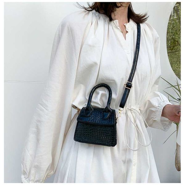 shoulder bags 2023 new mini tote pattern flip messenger crossbody female simple small square lady handbag 230426
shoulder bags 2023 new mini tote pattern flip messenger crossbody female simple small square lady handbag 230426
