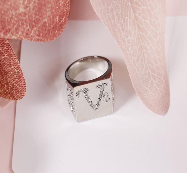 2023 love ring womens couple rings mens fashion neutral carved enamel three colors jewelry accessories first choice for gatherings7891600, Silver
2023 love ring womens couple rings mens fashion neutral carved enamel three colors jewelry accessories first choice for gatherings7891600, Silver