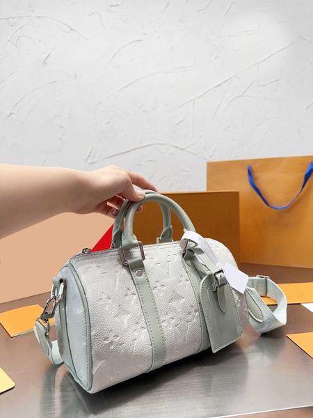 2023 delicate crossbody bag light luxury design bucket bag travel bag fashion trend simple leather women's printed design handbag cross
2023 delicate crossbody bag light luxury design bucket bag travel bag fashion trend simple leather women's printed design handbag cross
