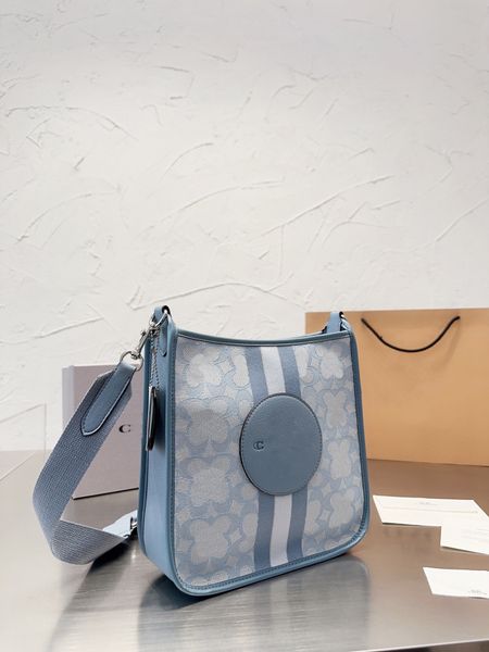 classic travelling tote handbag women luxurys designers fashion letter shoulder bag designer crossbody for ladies
classic travelling tote handbag women luxurys designers fashion letter shoulder bag designer crossbody for ladies
