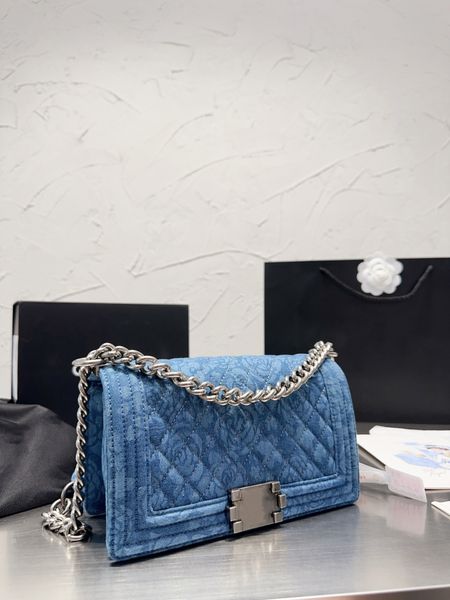 tote fashionable and luxurious bags high-quality classic optional handbag for ladies fashion chain subaxillary tote bag
tote fashionable and luxurious bags high-quality classic optional handbag for ladies fashion chain subaxillary tote bag