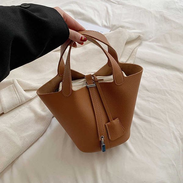 luxury designer bag picotin lock 2023 women's xiaozhonggan baobao summer new fashion simple bucket netizen portable vegetable basket pr
luxury designer bag picotin lock 2023 women's xiaozhonggan baobao summer new fashion simple bucket netizen portable vegetable basket pr