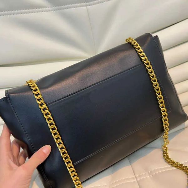 2023 designer handbag shoulder bag women tote luxurys handbags messenger crossbody bag chain fashion square bags purses 221029, Black;red
2023 designer handbag shoulder bag women tote luxurys handbags messenger crossbody bag chain fashion square bags purses 221029, Black;red