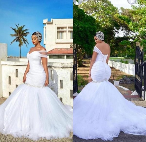2020 new plus size mermaid wedding dresses african one shoulder ruched beaded open back with button sweep train bridal g1272162, White
2020 new plus size mermaid wedding dresses african one shoulder ruched beaded open back with button sweep train bridal g1272162, White