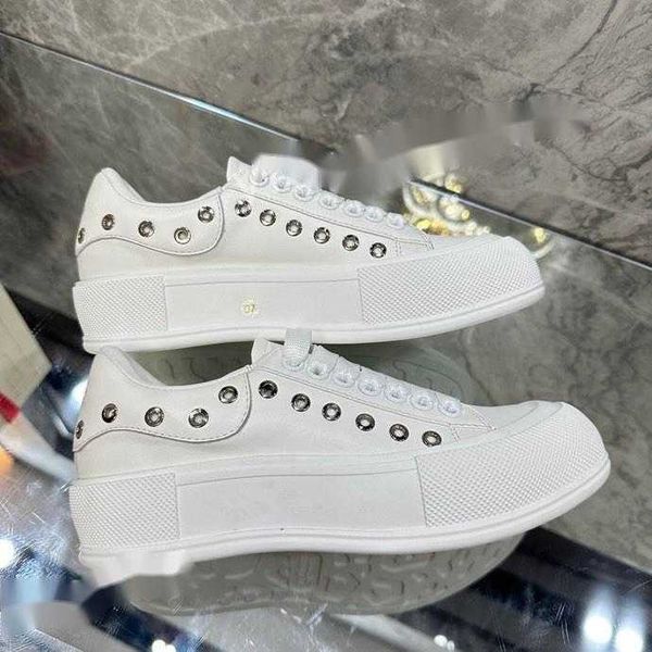 new r sneakers calfskin casual shoes reflective shoes vintage trainers sneaker leisure shoes platform lace-up xsd221111, Black
new r sneakers calfskin casual shoes reflective shoes vintage trainers sneaker leisure shoes platform lace-up xsd221111, Black