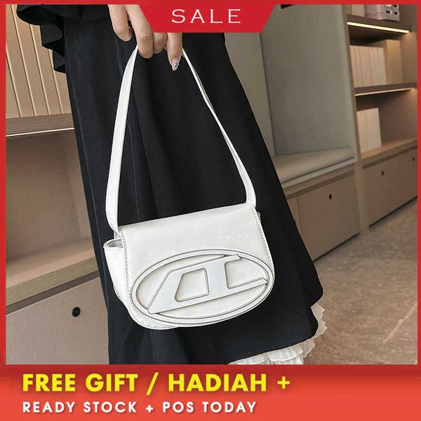 women's design bags 2023 xiaozhong dign dingdang bag spring/summer portable underarm millennium spicy girl style sier shoulder crossbod
women's design bags 2023 xiaozhong dign dingdang bag spring/summer portable underarm millennium spicy girl style sier shoulder crossbod