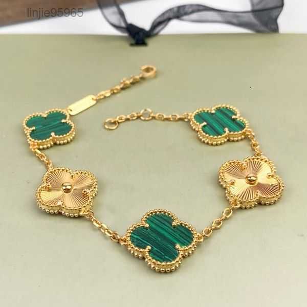 four clover bracelet natural shell gemstone gold plated 18k designer for woman t0p quality official reproductions fashion crystal premium gi, Golden;silver
four clover bracelet natural shell gemstone gold plated 18k designer for woman t0p quality official reproductions fashion crystal premium gi, Golden;silver