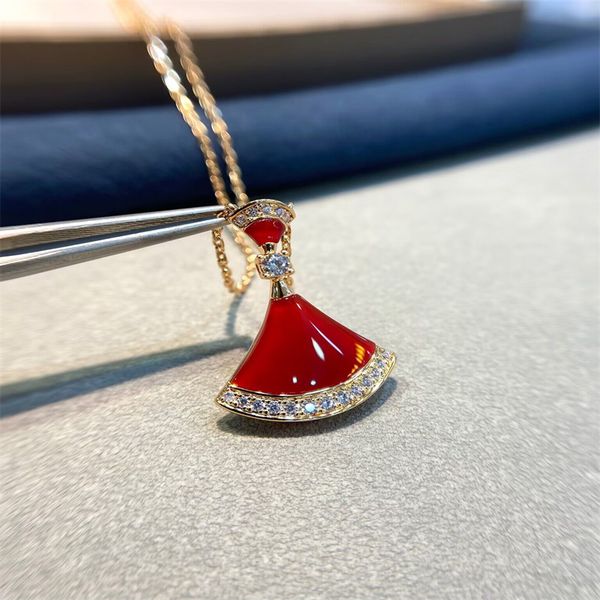 diamond necklace fashion classic necklace charm 18k rose gold silver plated agate pendant for women&girl valentine's engagement designe
diamond necklace fashion classic necklace charm 18k rose gold silver plated agate pendant for women&girl valentine's engagement designe