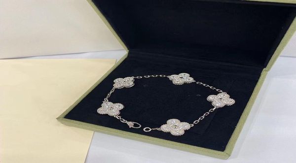 luxury v brand clover designer charm bracelets for women 18k gold white red blue mother of pearl link 4 leaf 5 flowers shining cry7684217, Golden;silver
luxury v brand clover designer charm bracelets for women 18k gold white red blue mother of pearl link 4 leaf 5 flowers shining cry7684217, Golden;silver