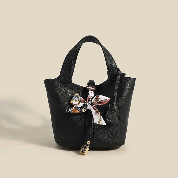 luxury designer bag picotin lock fashion 2023 women's new litchi pattern casual portable water bucket solid color vegetable basket silk
luxury designer bag picotin lock fashion 2023 women's new litchi pattern casual portable water bucket solid color vegetable basket silk