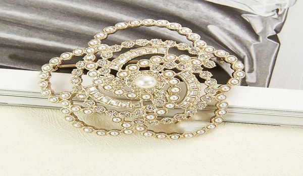 2020 women brand fashion jewelry vintage camellia flower style brooch party sweater brooche flower pearl1424251, Gray
2020 women brand fashion jewelry vintage camellia flower style brooch party sweater brooche flower pearl1424251, Gray
