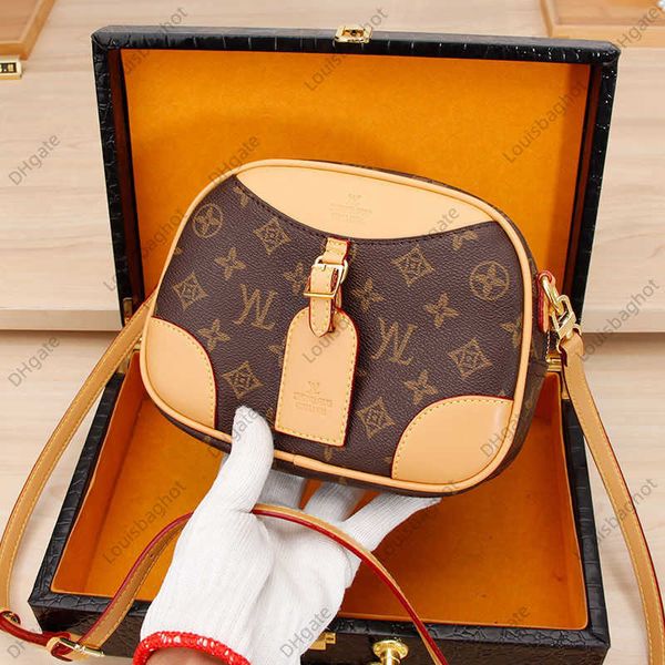 women's bag spring/summer fashion genuine leather shoulder bag mini camera bag old flower bag cowhide crossbody small bag
women's bag spring/summer fashion genuine leather shoulder bag mini camera bag old flower bag cowhide crossbody small bag