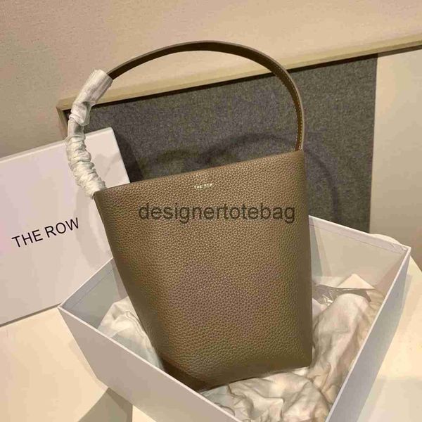 2023 new the row cowhide park bucket shoulder bags cylinder tote bag handbags men womens pochette crossbody clutch purse stuff sacks toiletr
2023 new the row cowhide park bucket shoulder bags cylinder tote bag handbags men womens pochette crossbody clutch purse stuff sacks toiletr