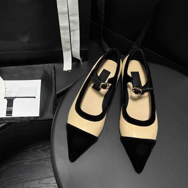 dress shoes retro flat small leather women's 2023 summer shallow mouth versatile mary jane female party wedding heel pumps, Black
dress shoes retro flat small leather women's 2023 summer shallow mouth versatile mary jane female party wedding heel pumps, Black