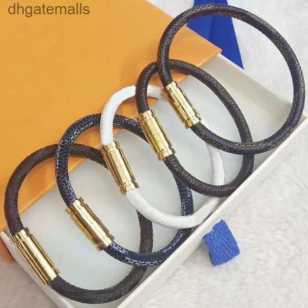 floral leather bracelet designer bracelets charm men and women metal lock fashion classic simple jewelry friendship valentine's day gif, Golden;silver
floral leather bracelet designer bracelets charm men and women metal lock fashion classic simple jewelry friendship valentine's day gif, Golden;silver