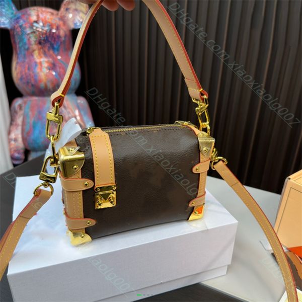 r retro side trunk letter printing handbags box bag shoulders bag totes high capacity totes cross body bags clutch hobo purses wallet
r retro side trunk letter printing handbags box bag shoulders bag totes high capacity totes cross body bags clutch hobo purses wallet