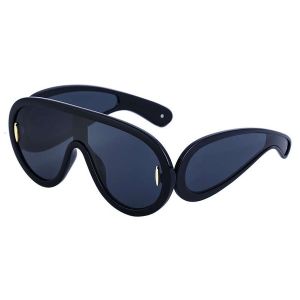 2023 new fashion one-piece large frame sunglasses for women trendy sports cycling windproof sunglasses for men ing, White;black
2023 new fashion one-piece large frame sunglasses for women trendy sports cycling windproof sunglasses for men ing, White;black