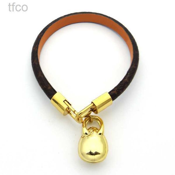 designer bracelets 18cm real leather women bangles egg pendant luxury letter couple without box, Black
designer bracelets 18cm real leather women bangles egg pendant luxury letter couple without box, Black