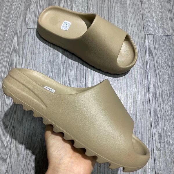 2023 r slippers men woman slider vermillion mineral blue onyx pure sandals slide slipper foam ochre runr bone resin clog desert ararat runr, Black
2023 r slippers men woman slider vermillion mineral blue onyx pure sandals slide slipper foam ochre runr bone resin clog desert ararat runr, Black