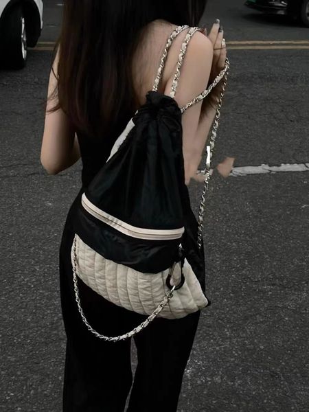 duffel bags korean contrasting color nylon high capacity women backpack fashion chain simple shoulder bag outdoor drawstring 230714
duffel bags korean contrasting color nylon high capacity women backpack fashion chain simple shoulder bag outdoor drawstring 230714