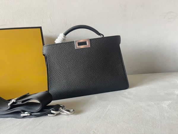 classic women's handbag high-end quality shoulder bag full grain leather crossbody bag with two hard partition compartments inside very
classic women's handbag high-end quality shoulder bag full grain leather crossbody bag with two hard partition compartments inside very