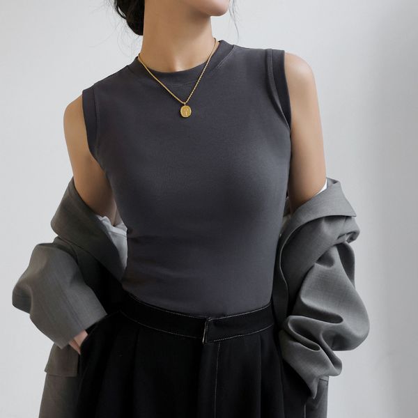 small round neck narrow shoulder high waist revealing navel short slim sleeveless vest strap knit vest women, White
small round neck narrow shoulder high waist revealing navel short slim sleeveless vest strap knit vest women, White