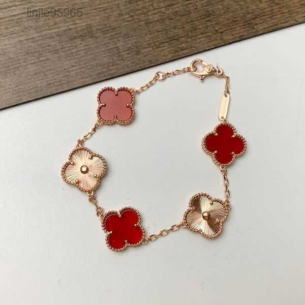 four clover bracelet natural shell gemstone gold plated 18k designer for woman t0p quality official reproductions fashion crystal premium gi, Golden;silver
four clover bracelet natural shell gemstone gold plated 18k designer for woman t0p quality official reproductions fashion crystal premium gi, Golden;silver
