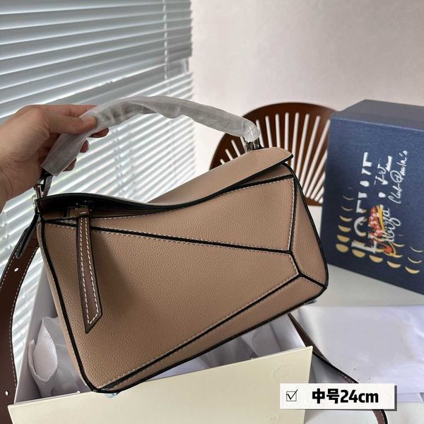 fashion classic loewz bag bags lady purse purple geometry puzzle wrist crossbody mesh light luxury style designer high beauty purses 02ei
fashion classic loewz bag bags lady purse purple geometry puzzle wrist crossbody mesh light luxury style designer high beauty purses 02ei