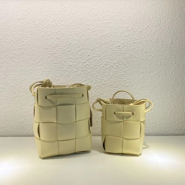 new trendy spring messenger bag woven bucket bags niche portable bag mini ins shoulder women's bag 18cm and 14cm two sizes
new trendy spring messenger bag woven bucket bags niche portable bag mini ins shoulder women's bag 18cm and 14cm two sizes
