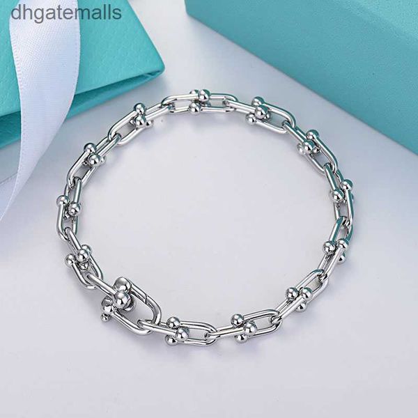 18K gold double u shape charm bracelet for women fashion luxury brand designer OL style bangle bracelets party wedding jewelry
18K gold double u shape charm bracelet for women fashion luxury brand designer OL style bangle bracelets party wedding jewelry