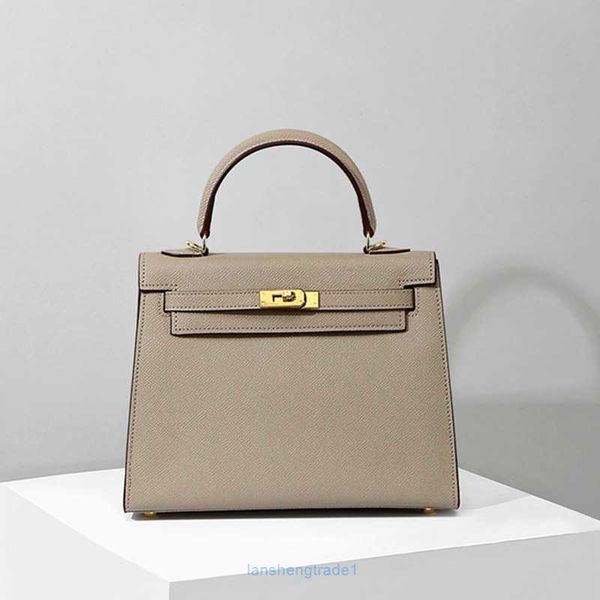 luxurys kellies handbag cross body bag leather women's palm grain fashion first layer cowhide portable shoulder cz
luxurys kellies handbag cross body bag leather women's palm grain fashion first layer cowhide portable shoulder cz
