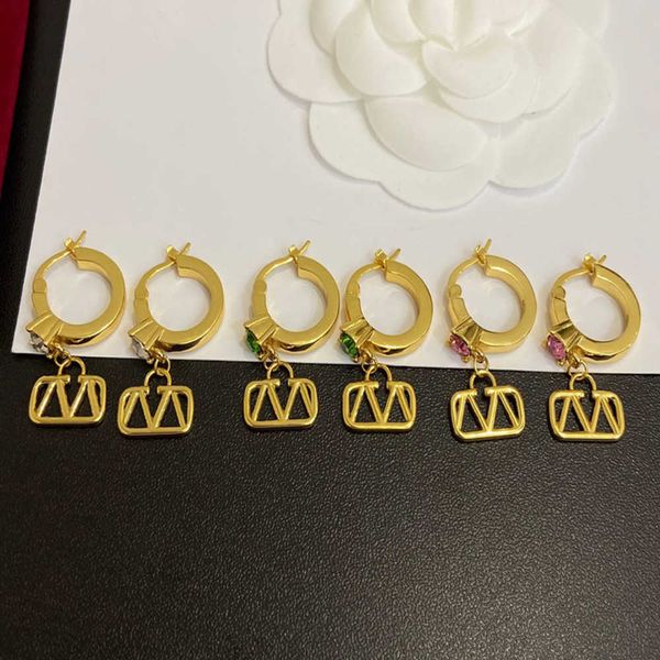 women earrings gold stud earings luxury designer jewelry shiny charm earing diamond earring with box v hoop jewlery engagement 236153c, Silver
women earrings gold stud earings luxury designer jewelry shiny charm earing diamond earring with box v hoop jewlery engagement 236153c, Silver