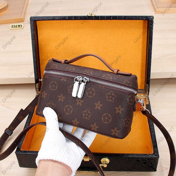 small box women's bag autumn/winter fashion versatile leather old flower bag soft bag mini crossbody one shoulder bag
small box women's bag autumn/winter fashion versatile leather old flower bag soft bag mini crossbody one shoulder bag