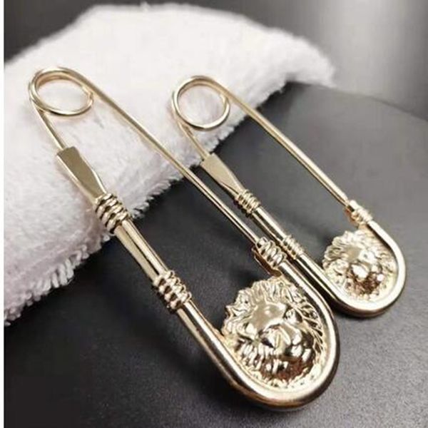 2023 new net red couple models alloy lion head doublesided big pin shoes bag clothing accessories metal brooch unisex, Gray
2023 new net red couple models alloy lion head doublesided big pin shoes bag clothing accessories metal brooch unisex, Gray