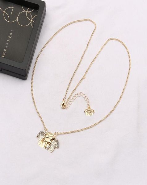 luxury designer brand double letter pendant necklaces chain head round 18k gold plated crysatl rhinestone sweater newklace for wom4811872, Silver
luxury designer brand double letter pendant necklaces chain head round 18k gold plated crysatl rhinestone sweater newklace for wom4811872, Silver