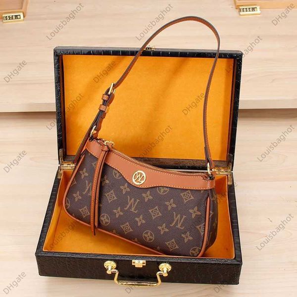 french style counter authentic women's bag fashion genuine leather old flower bag versatile one shoulder crossbody bag underarm small b
french style counter authentic women's bag fashion genuine leather old flower bag versatile one shoulder crossbody bag underarm small b