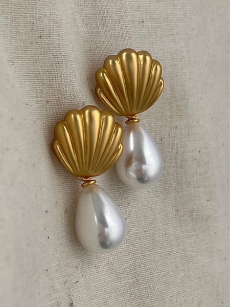 stud 2023 fashion frosted shell pearl dangle earrings for women ms french style vintage jewelry pendant gifts 230714, Golden;silver
stud 2023 fashion frosted shell pearl dangle earrings for women ms french style vintage jewelry pendant gifts 230714, Golden;silver