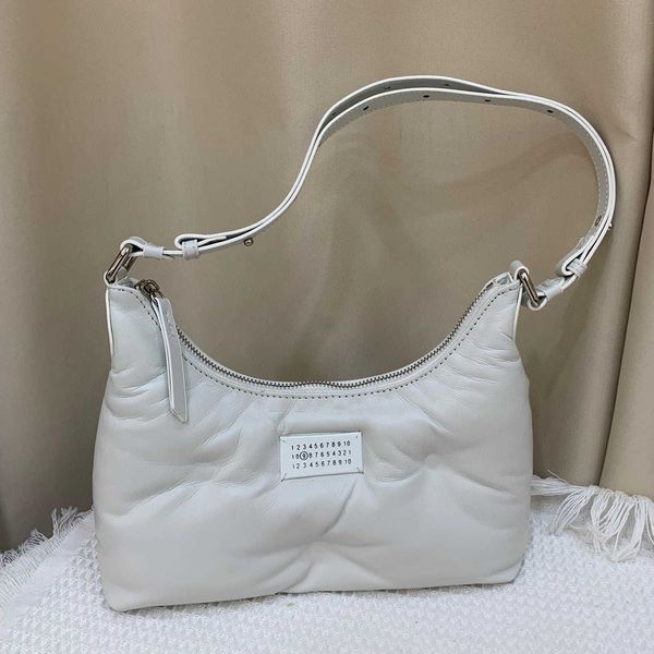 margiela leather women's bag 2022 autumn and winter new sheepskin majira underarm bag fashion high-grade single shoulder bag
margiela leather women's bag 2022 autumn and winter new sheepskin majira underarm bag fashion high-grade single shoulder bag
