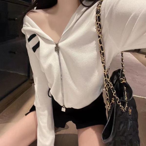 fall designer women's knitwear high-end c letter embroidery luxury hooded zip-up cardigan jacket sweater, White
fall designer women's knitwear high-end c letter embroidery luxury hooded zip-up cardigan jacket sweater, White