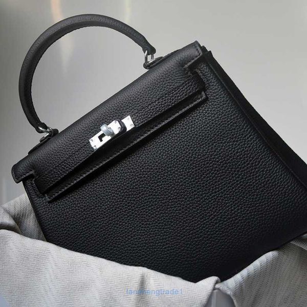 luxurys kellies handbag 2023 bag leather head layer cowhide litchi pattern bags women's simple shoulder messenger cz
luxurys kellies handbag 2023 bag leather head layer cowhide litchi pattern bags women's simple shoulder messenger cz